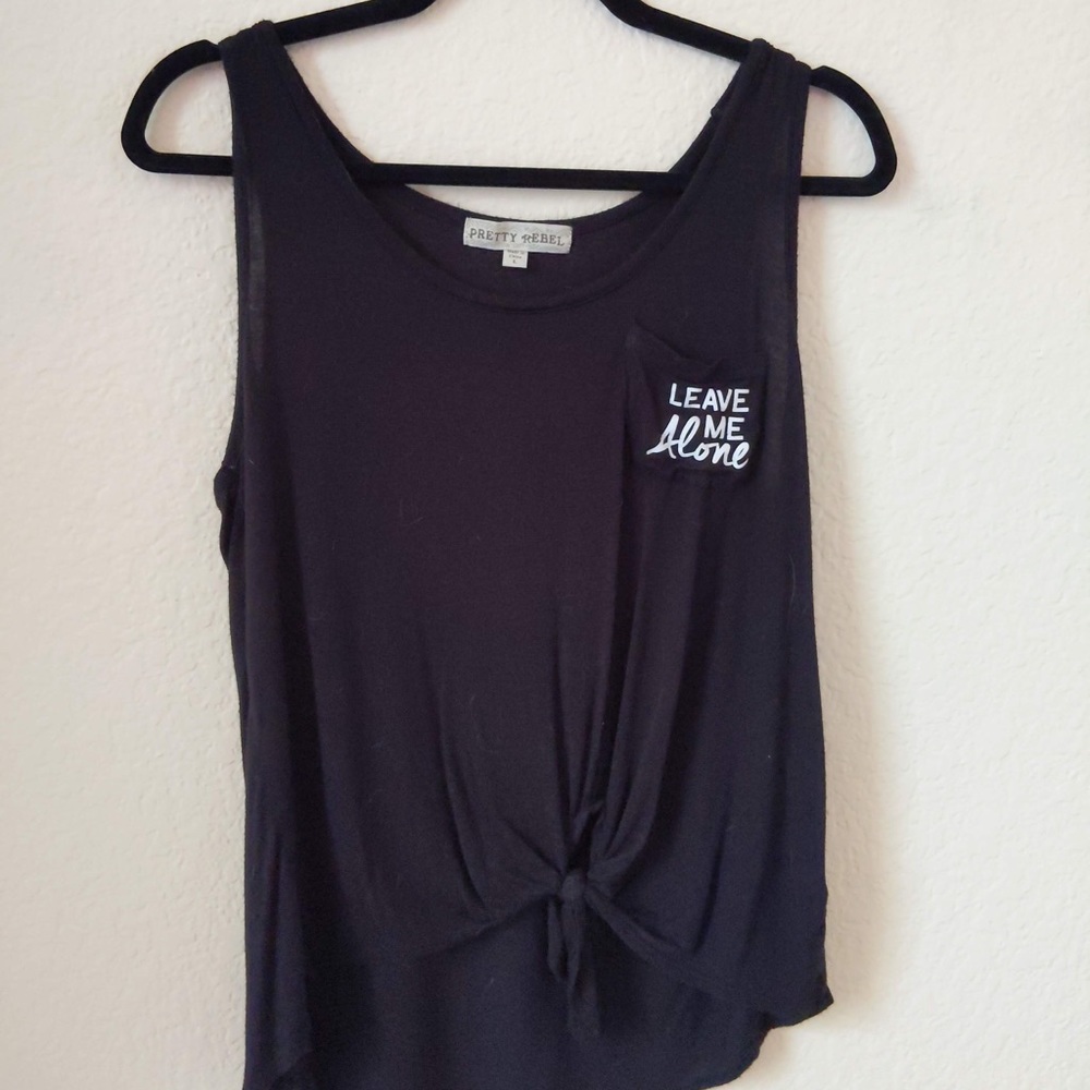 Black tanktop